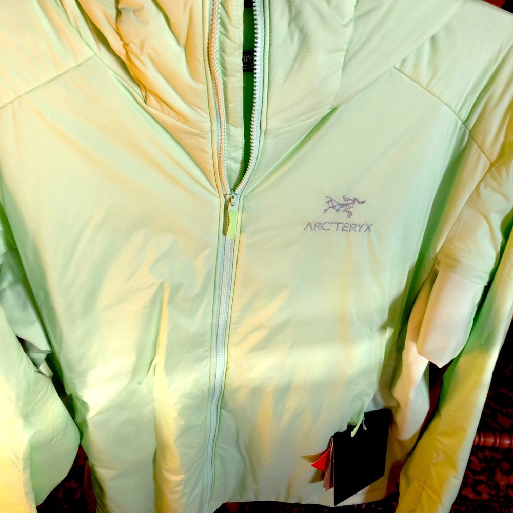 Women Arcteryx Atom LT Jacket New with Tags